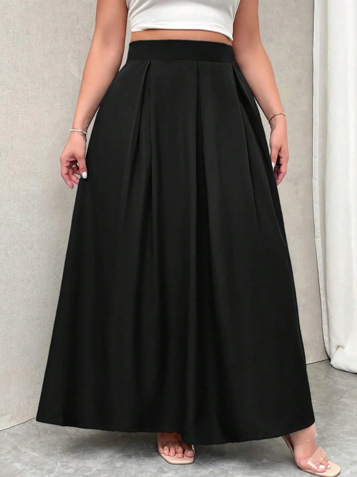 Plus Size Black Pleated Maxi Skirt with Elastic Waist
